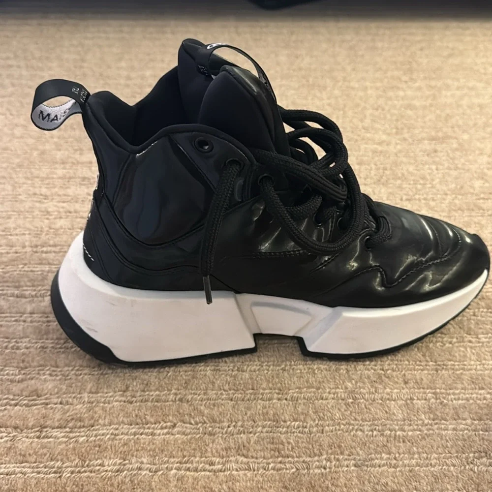 Maison Margiela warerproof sheakers in black color. Size:39 - Picture 6 of 13